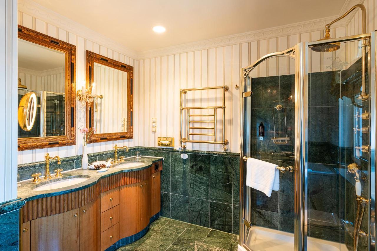 Seetelhotel Ahlbecker Hof Heringsdorf Dış mekan fotoğraf A shower enclosure