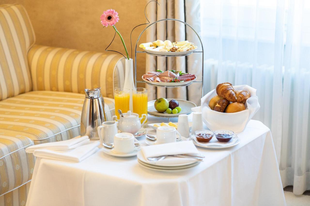 Seetelhotel Ahlbecker Hof Heringsdorf Dış mekan fotoğraf Room service