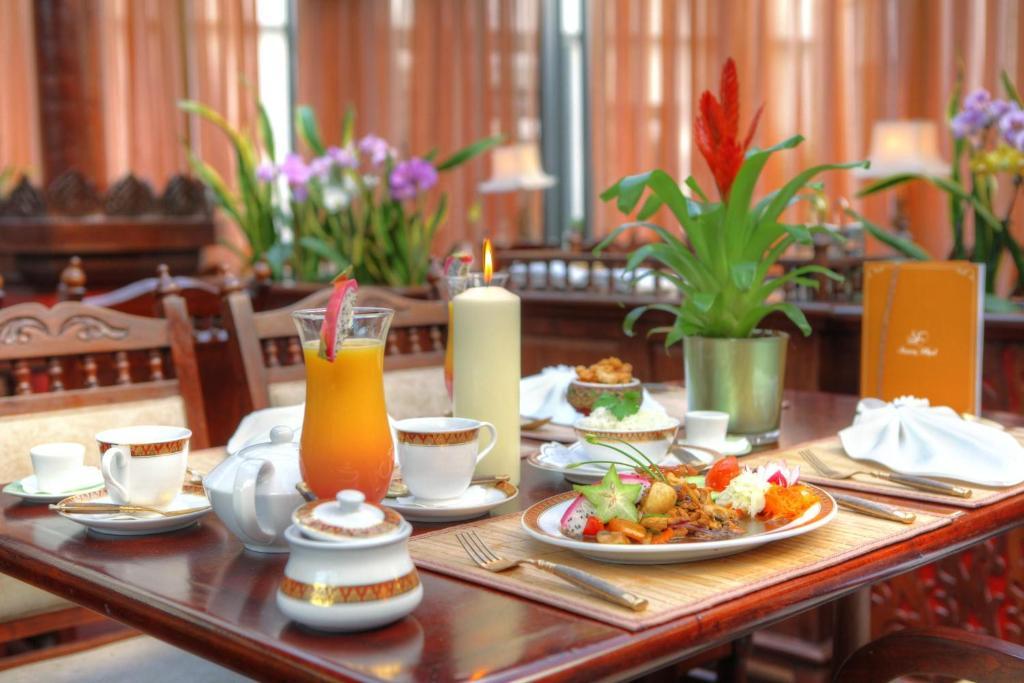 Seetelhotel Ahlbecker Hof Heringsdorf Dış mekan fotoğraf A table set for breakfast