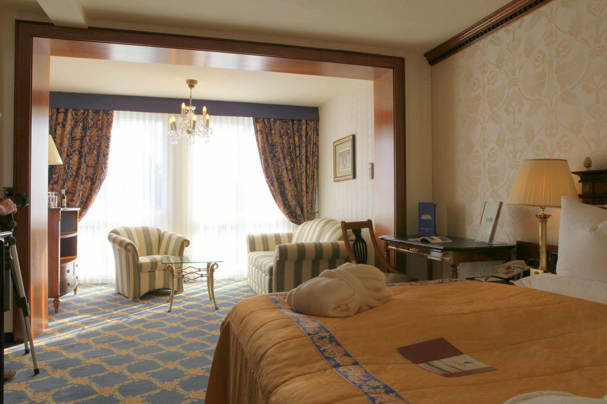 Seetelhotel Ahlbecker Hof Heringsdorf Dış mekan fotoğraf A room at the hotel