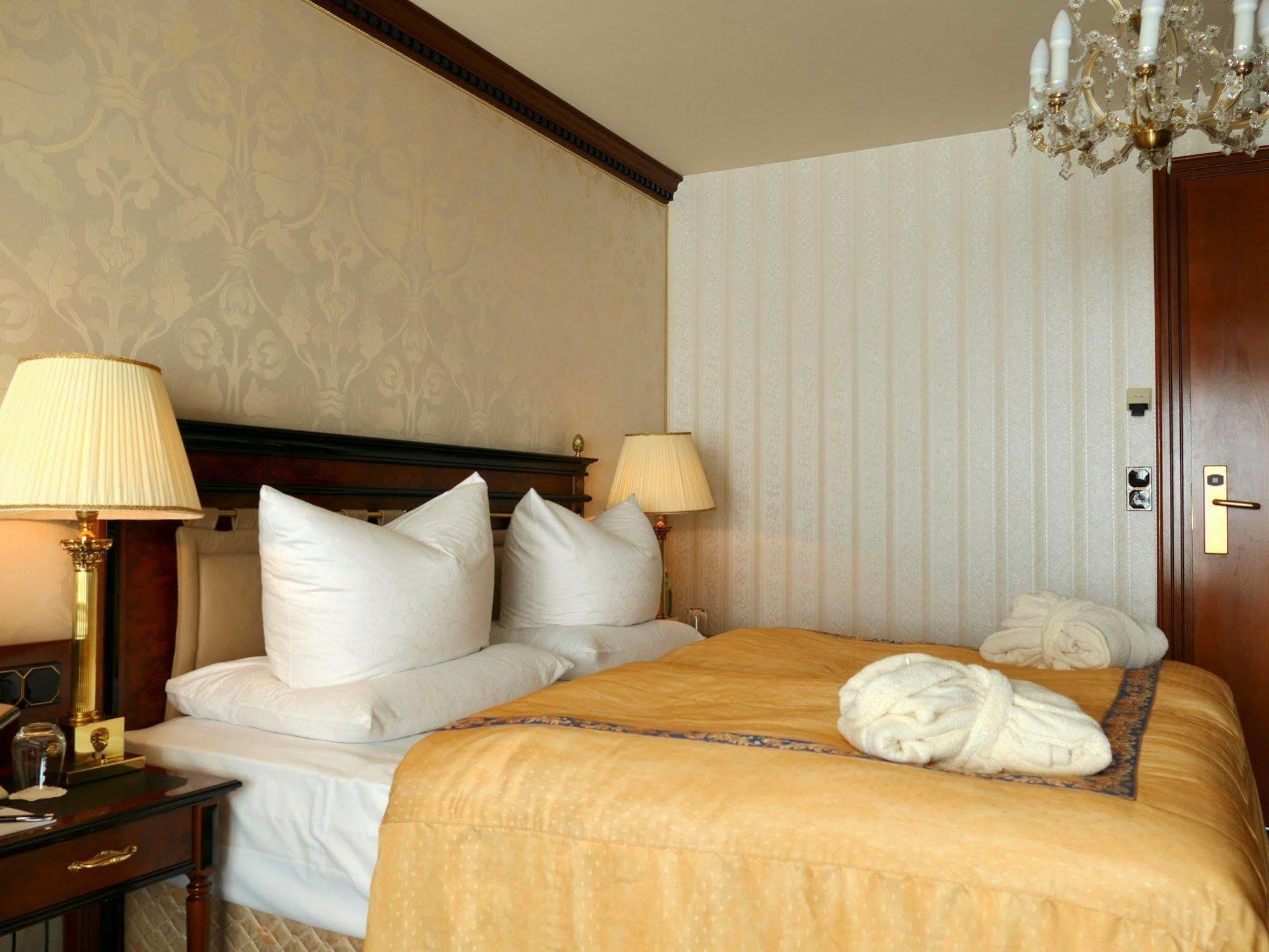 Seetelhotel Ahlbecker Hof Heringsdorf Dış mekan fotoğraf A room at the hotel