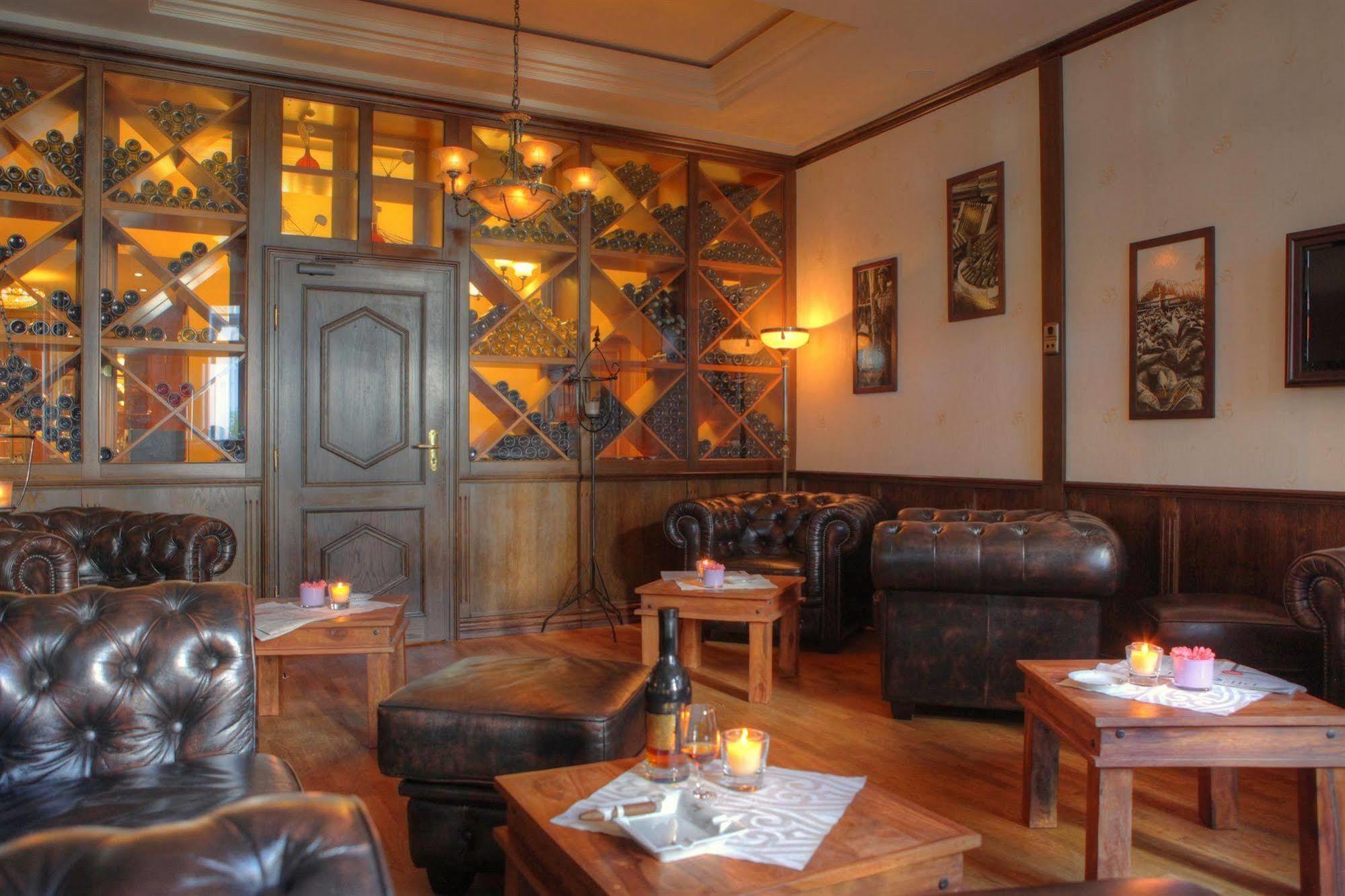 Seetelhotel Ahlbecker Hof Heringsdorf Dış mekan fotoğraf Interior of a wine bar in Germany