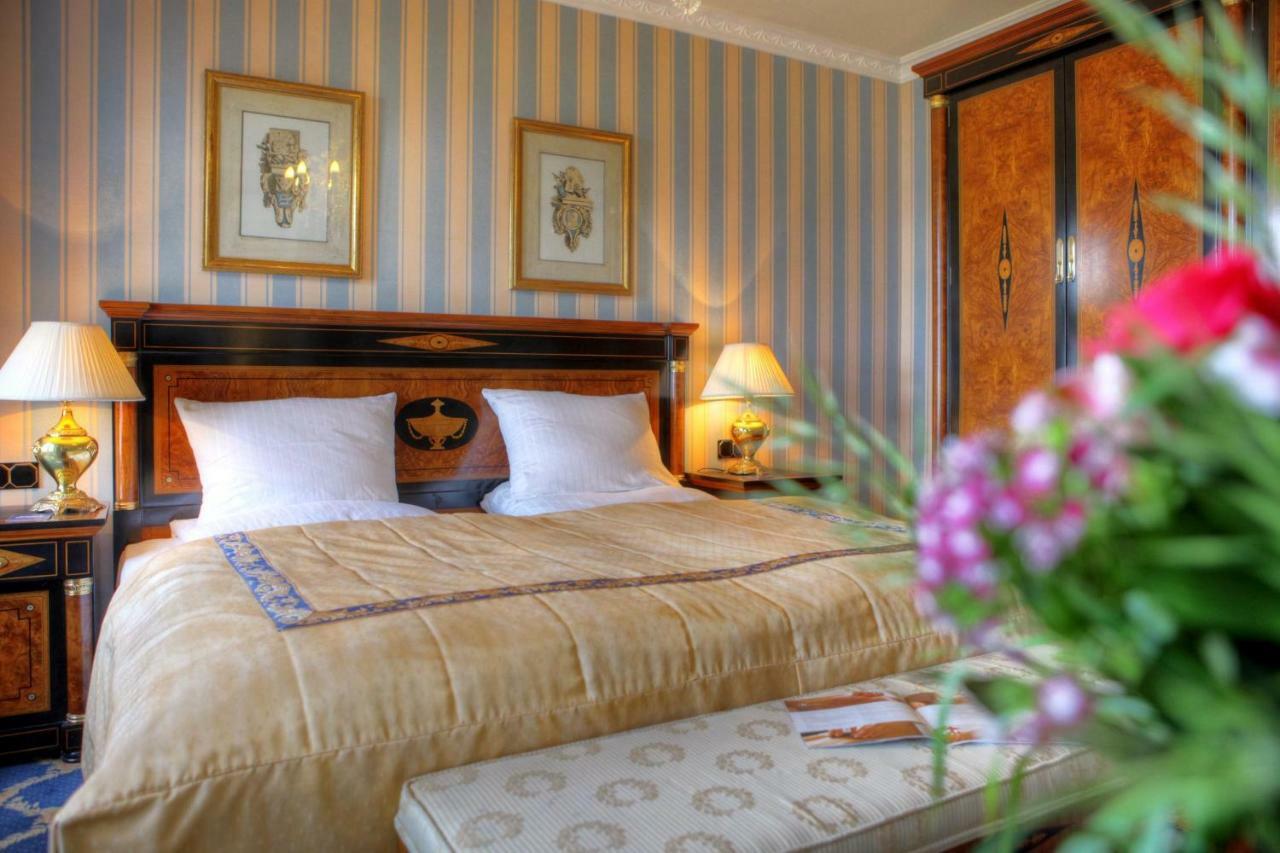 Seetelhotel Ahlbecker Hof Heringsdorf Dış mekan fotoğraf A bedroom at the hotel